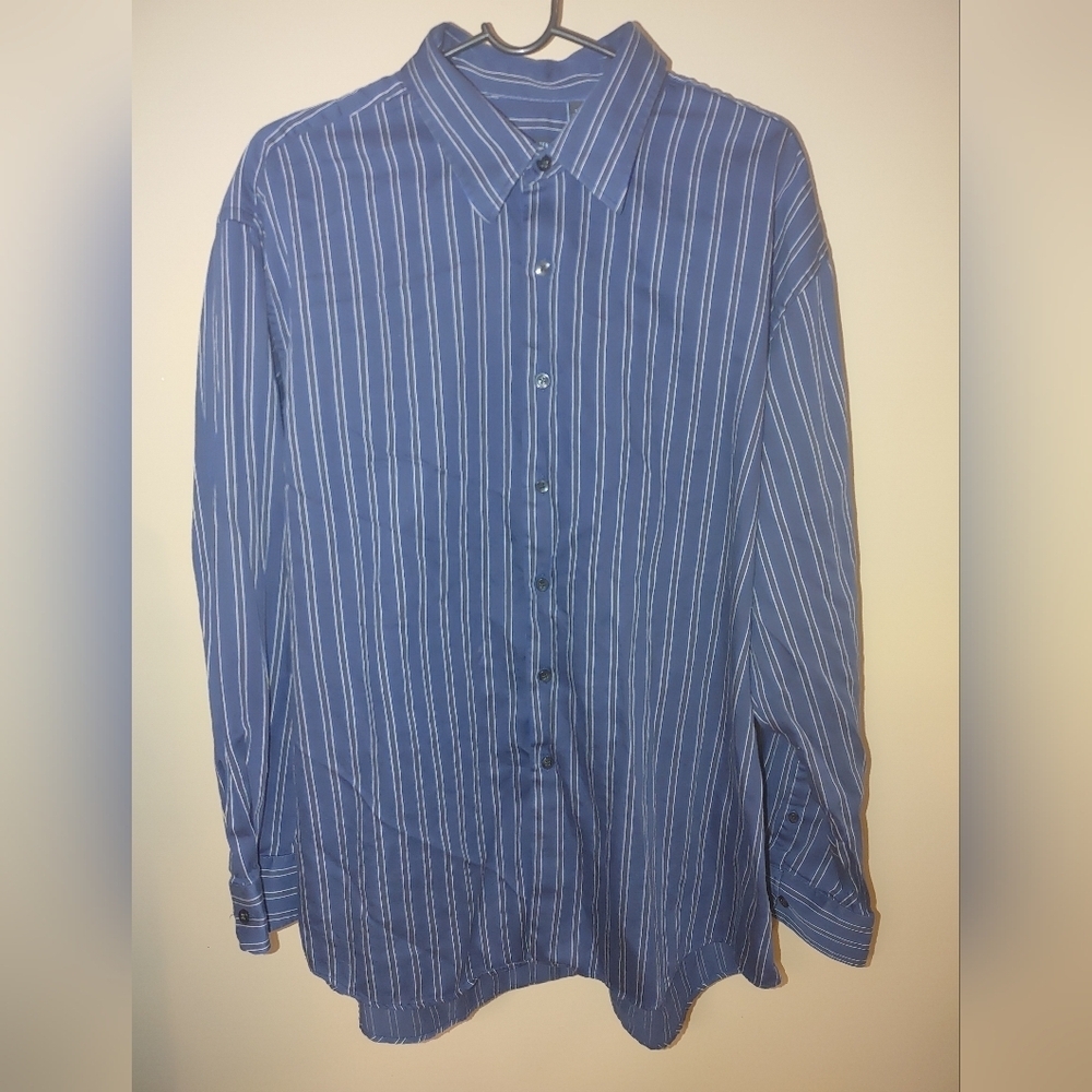 Van Heusen Blue Striped Men's Button Up Shirt, Size XL - Picture 2 of 6
